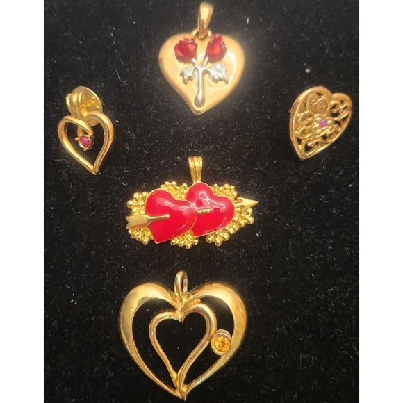 Vintage Heart Pendant / Pin Lot Mixed Materials And Styles Red Gold-tone - Picture 1 of 9